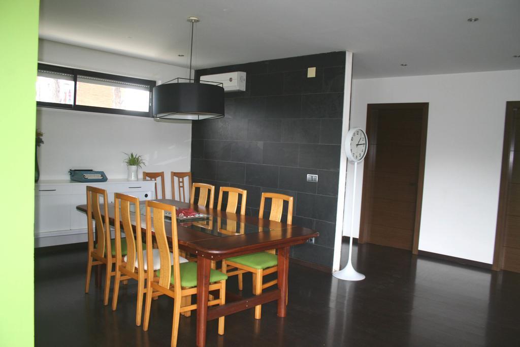 Casa Ceca De La Playa Y Barcelona, Con Piscina Climatizada Y Jacuzzi Villa Vallromanes Eksteriør billede