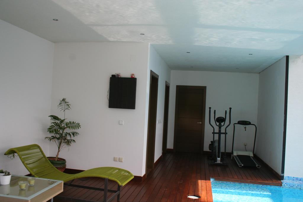 Casa Ceca De La Playa Y Barcelona, Con Piscina Climatizada Y Jacuzzi Villa Vallromanes Værelse billede